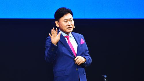 三木谷浩史社長がＡＩ戦略を紹介